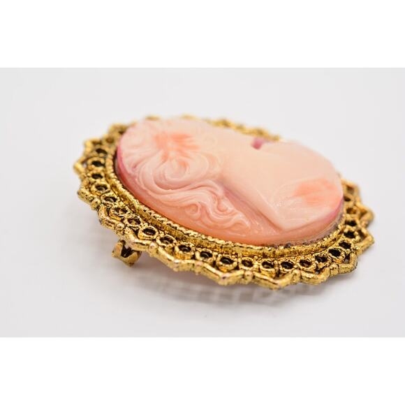 Vintage Cameo Pin Brooch Antiqued Gold Tone Heavy Oval Signed 1980s BinAP - Picture 9 of 12